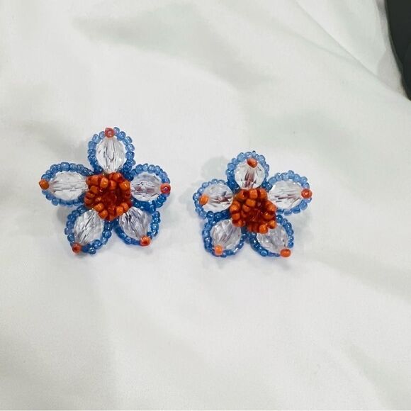 Decorative Flower Shaped Beaded Earrings - Picture 8 of 10